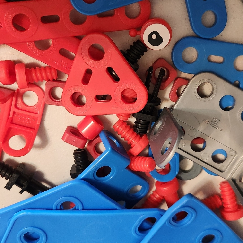 Meccano 2010 Vintage 3 In 1 STEM Build Set - Picture 14 of 16